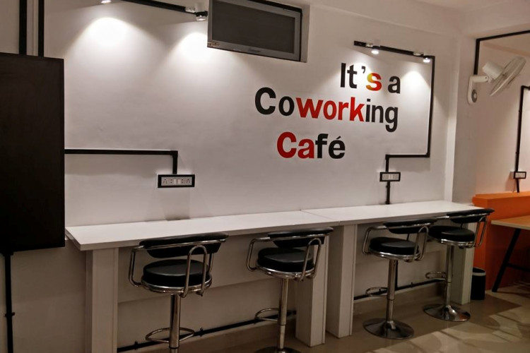 Suis Café CoWorking Space